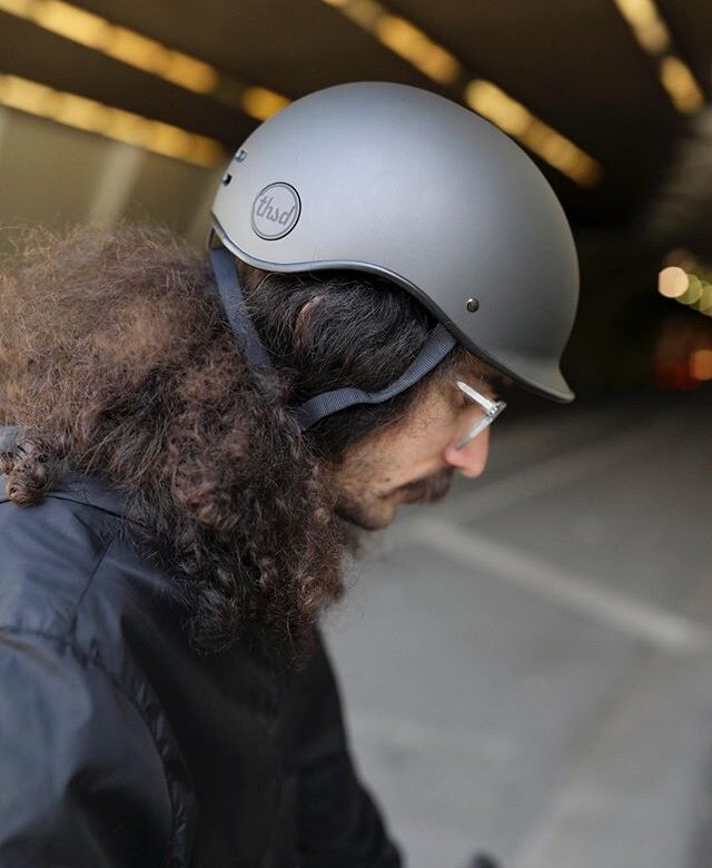 Thousand Helmet Stealth Black - Cykelhjälm Sverige