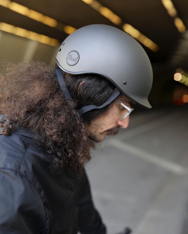 Thousand Helmet Stealth Black - Cykelhjälm Sverige